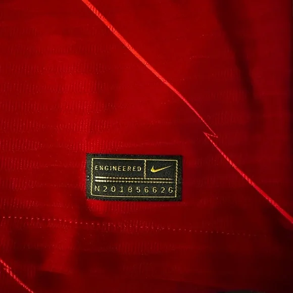 21/22 home Liverpool FC kit